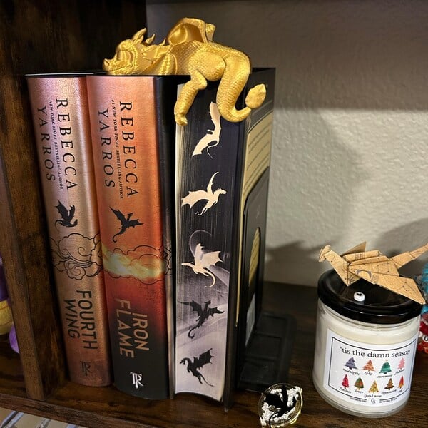 🔥🔥2025 Mother's Day Gift 49% Off--📚3D Printing Sleeping Bookshelf Dragon