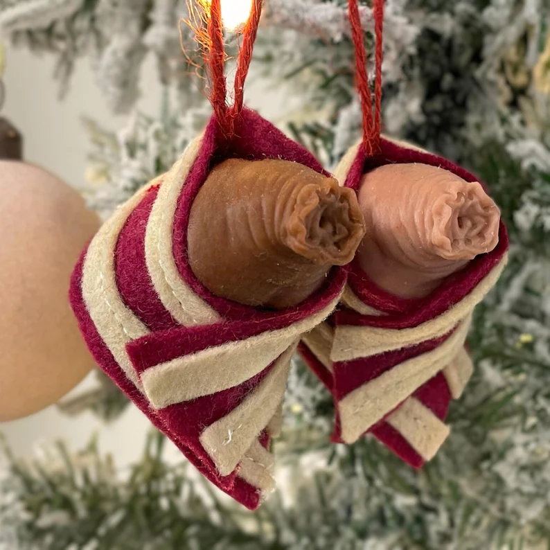 🐷🎄Piggy in a Blanket - Hilarious Christmas Ornament