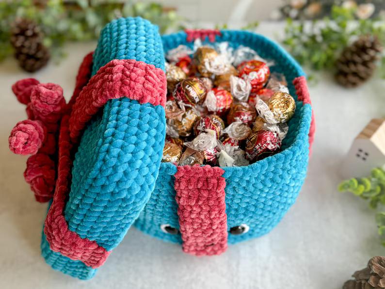 🔥Last 4 hours 60% OFF🎁 Magical Handmade Crochet Christmas Gift Boxes🎄