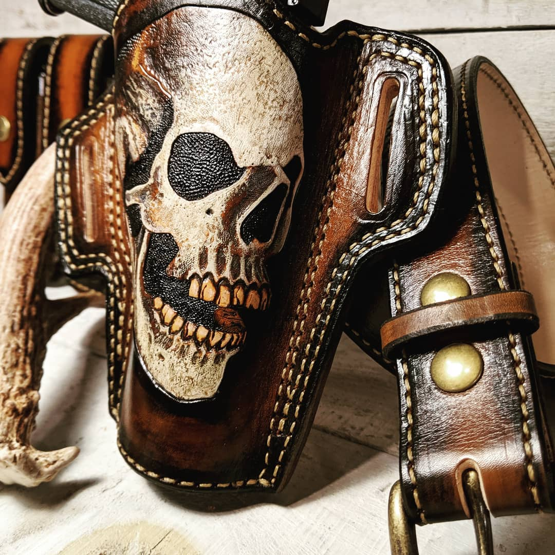 💀 Handcrafted Leather Gun Holster