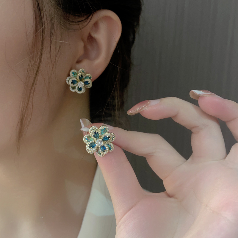 🌈Special Offer-Fashion Gradient Flower Earrings(🔥BUY 2 FREE SHIPPING)