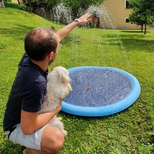 🐶Cool Canine: The Dog Sprinkler Mat for Hot Days