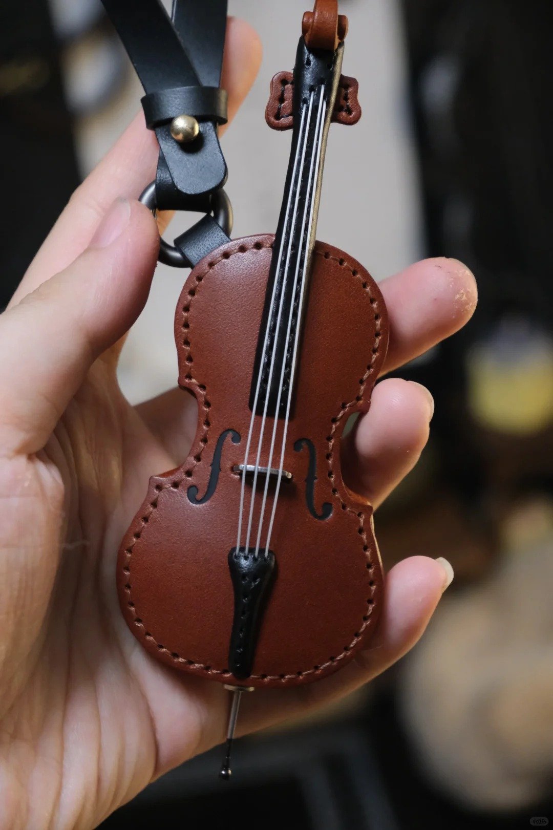 🔥Hot Sale 49% OFF🎁Crafted Leather Violin & Cello Keychain🎻