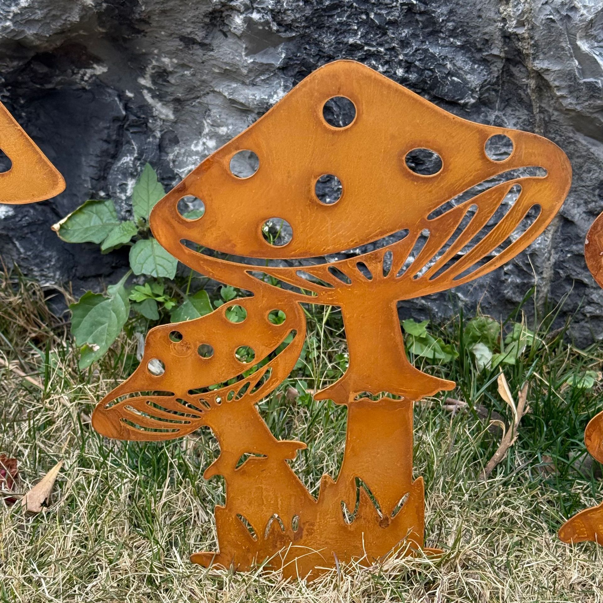🔥 4th of July Sale – 50% OFF! Minimalist Metal Mushroom Garden Stake – Outdoor Memorial & Home Garden Art for Lawn Decoration