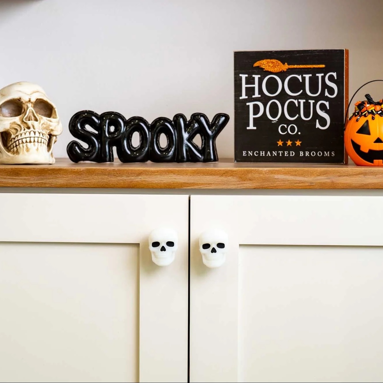 💥LAST DAY SALE 50% OFF💥2 pcs Glow-in-the-Dark Skull Knob Cover