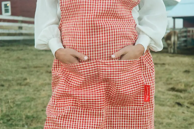 Everyday Cross-Back Cotton Apron