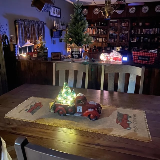 🎄Christmas Sale 🔥Red farm Truck Christmas Centerpiece