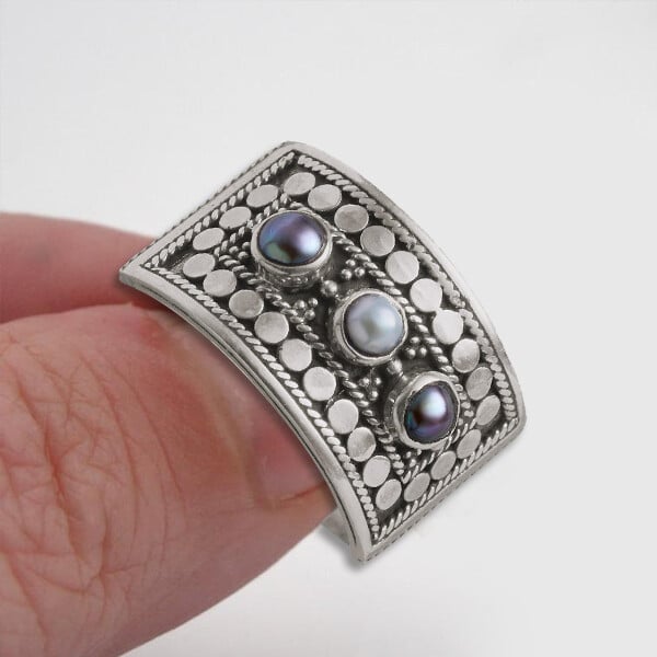 🔥 Last Day Promotion 75% OFF🎁Three-Stone Pearl Carved Geometric Silver Ring