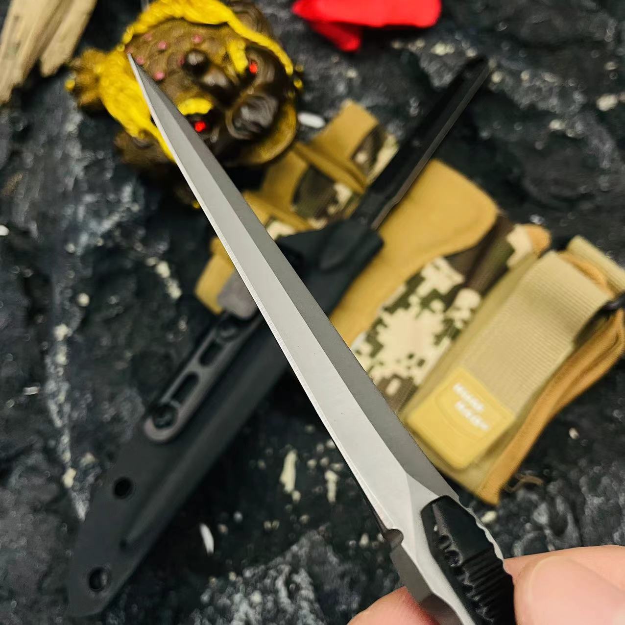 Needlepoint Force knife