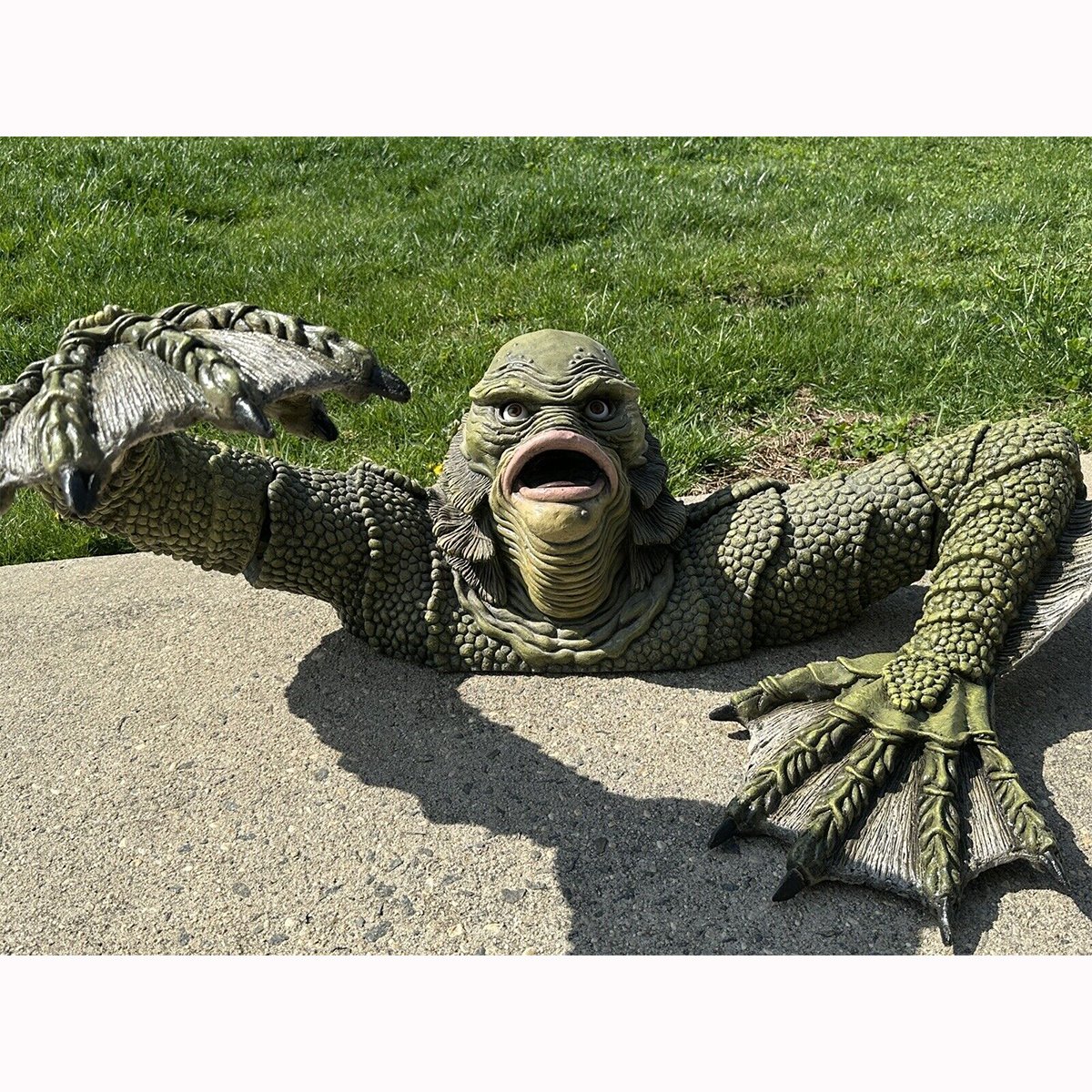 Creature from the Black Lagoon Grave Walker Statue