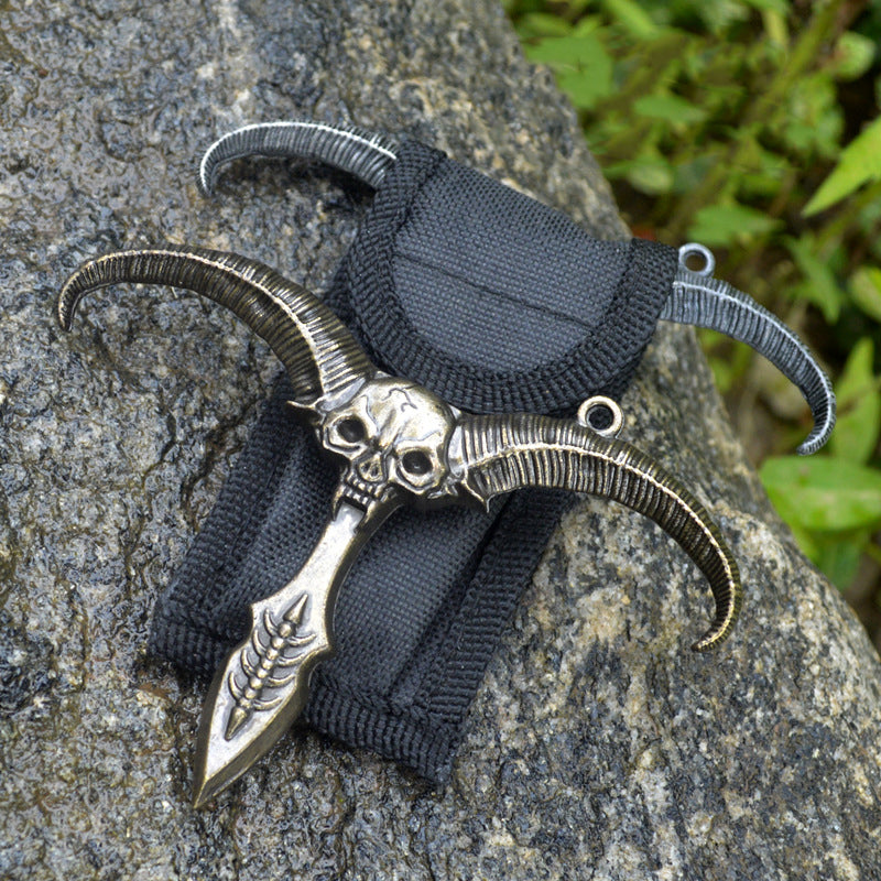 Eagle Wing Fist Buckle Defense Tool