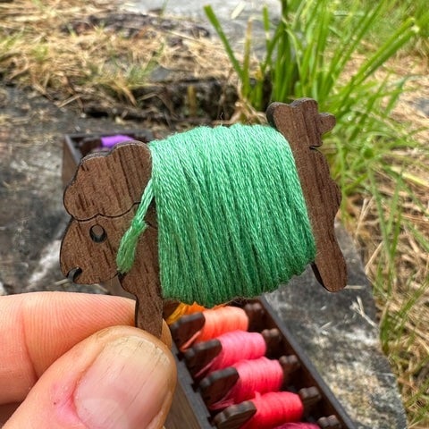 🐰Wooden Animal Bobbin Set (15 spools + fence)