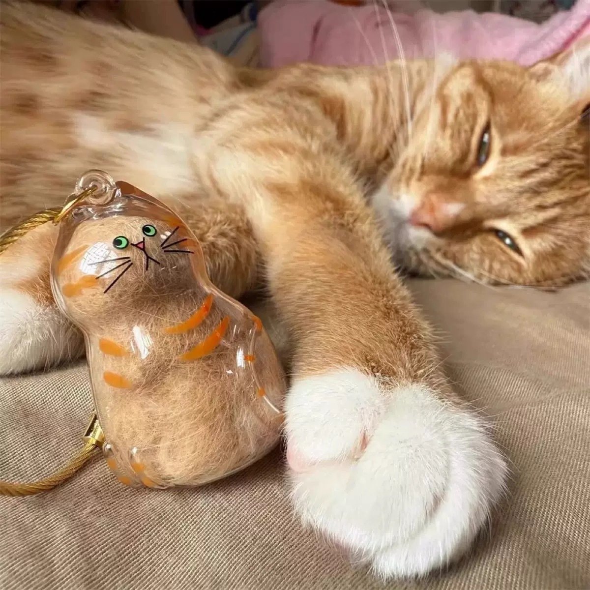 😻💕Cat Hair Collector Keychain Charm - Memorial Storage Box