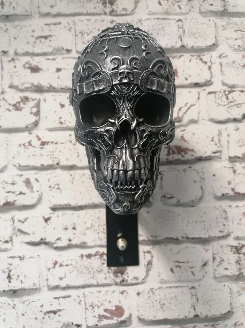 🔥LAST DAY SALE 49% OFF 🏴‍☠️Motorcycle helmet and jacket skull holder🔥BUY 2 FREE SHIPPING