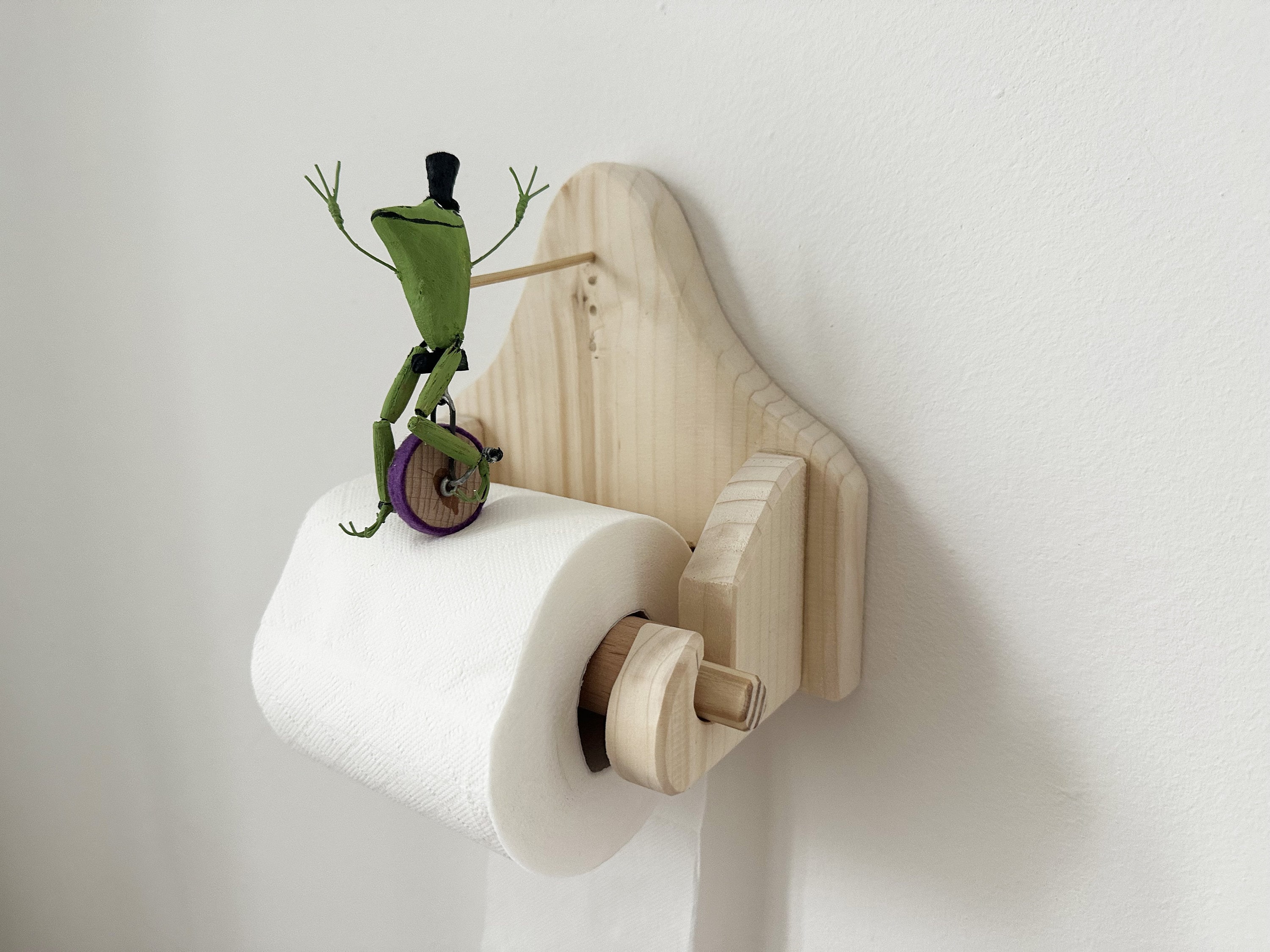 LAST DAY 50% OFF🔥Creative Frog Riding Bicycle Toilet Paper Holder