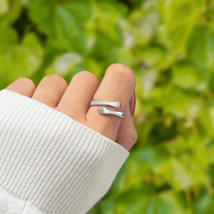 🔥Letzter Tag Verkauf 49% Rabatt💖 Umarmungsring – Ein Symbol der Liebe und des Schutzes