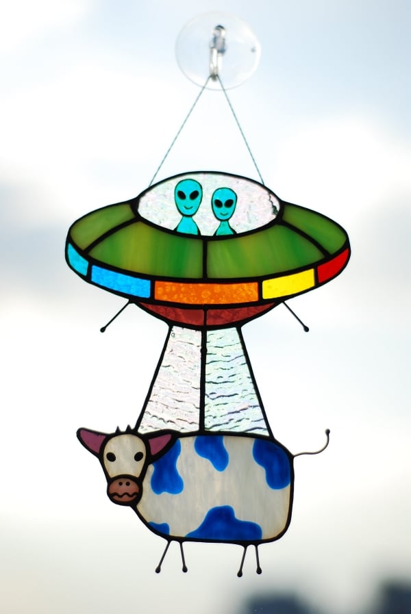 🛸UFO Abduction a Cow Stained Glass Suncatcher