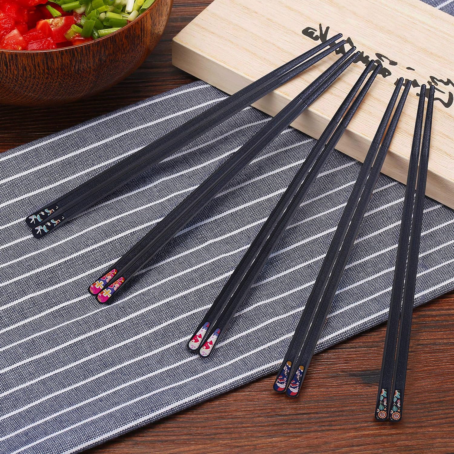 Reusable Chopsticks 5 Pairs Premium Fiberglass Classic Style Lightweight Dishwasher Safe Chop Sticks 9.6 Inch Gift Set