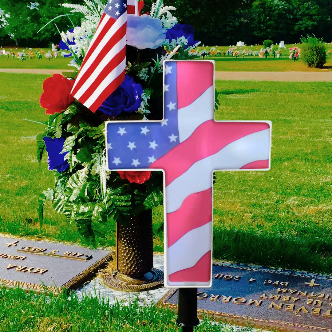 💝American Flag Eternal Light Cross In Memory of a Favorite Person