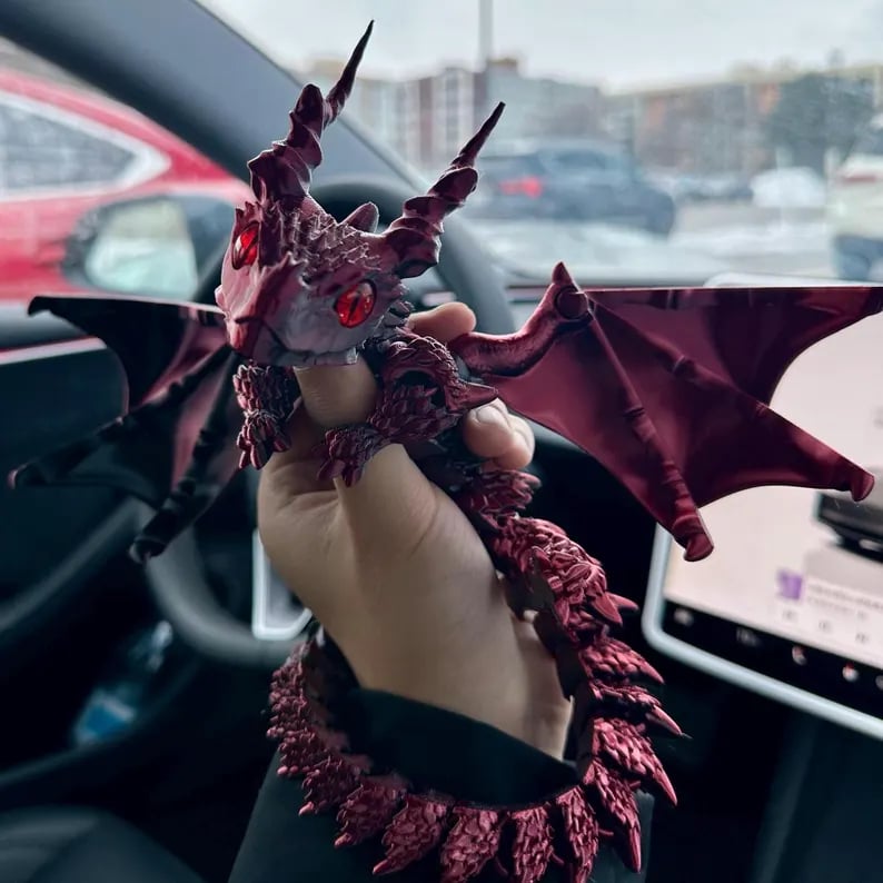 Articulated Winged Dragon – Stunning Flying Dragon Toy with Majestic Horns