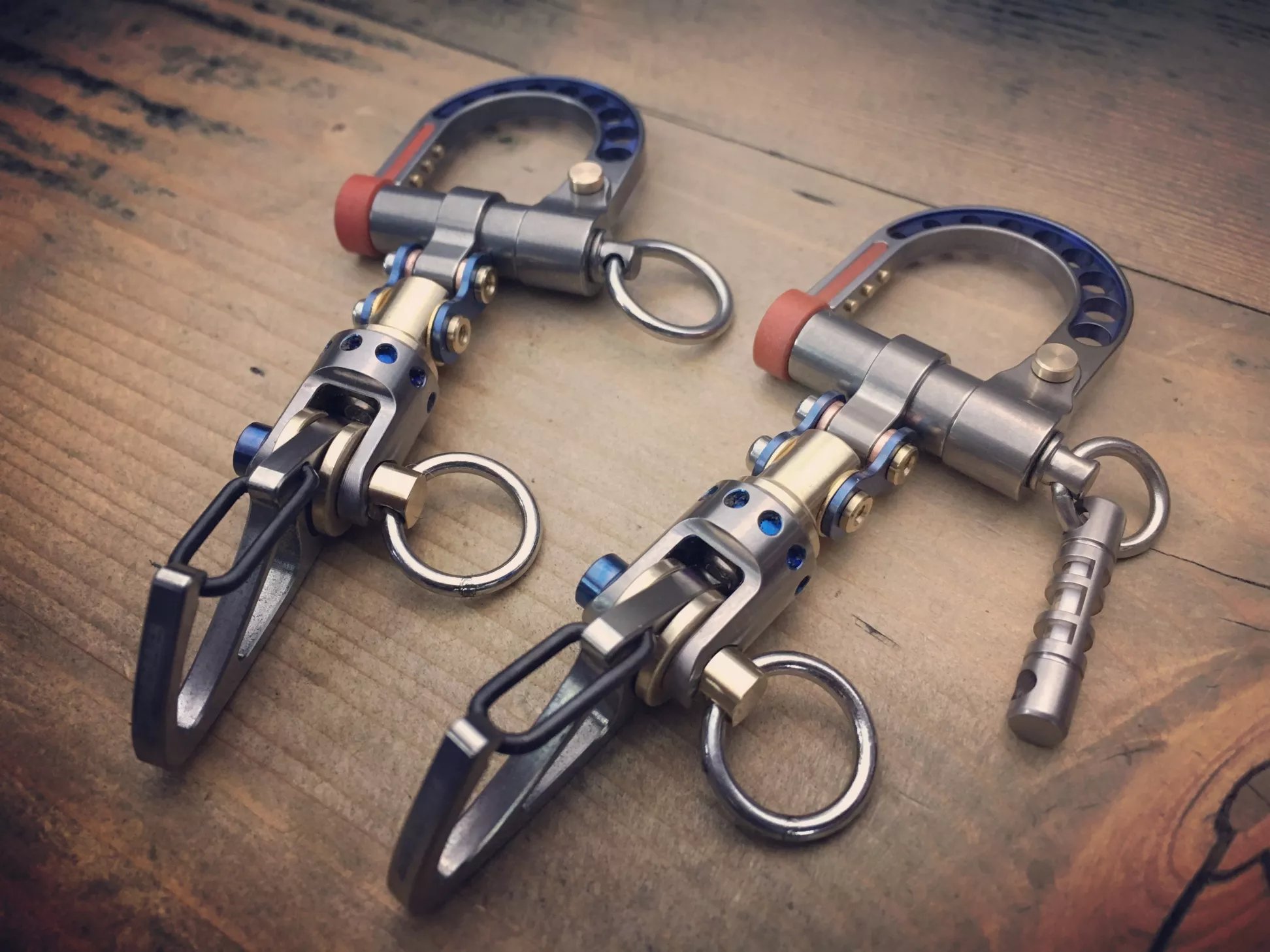 EDC KEYCHAIN BI-CARABINER