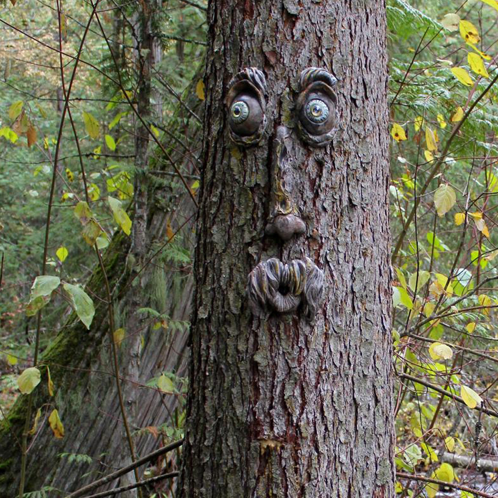 🌳Bark Ghost Faces Decorate Fun Yard Art