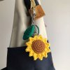 Handgemachter gehäkelter Sonnenblumen-Schlüsselanhänger
