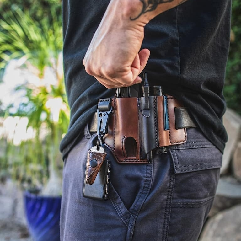 𝐇𝐎𝐏𝐇𝐔𝐑𝐑𝐘® Leather EDC Multitool Sheath