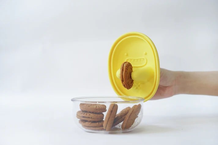TidySnacker — Keep Your Fingers Clean, Always