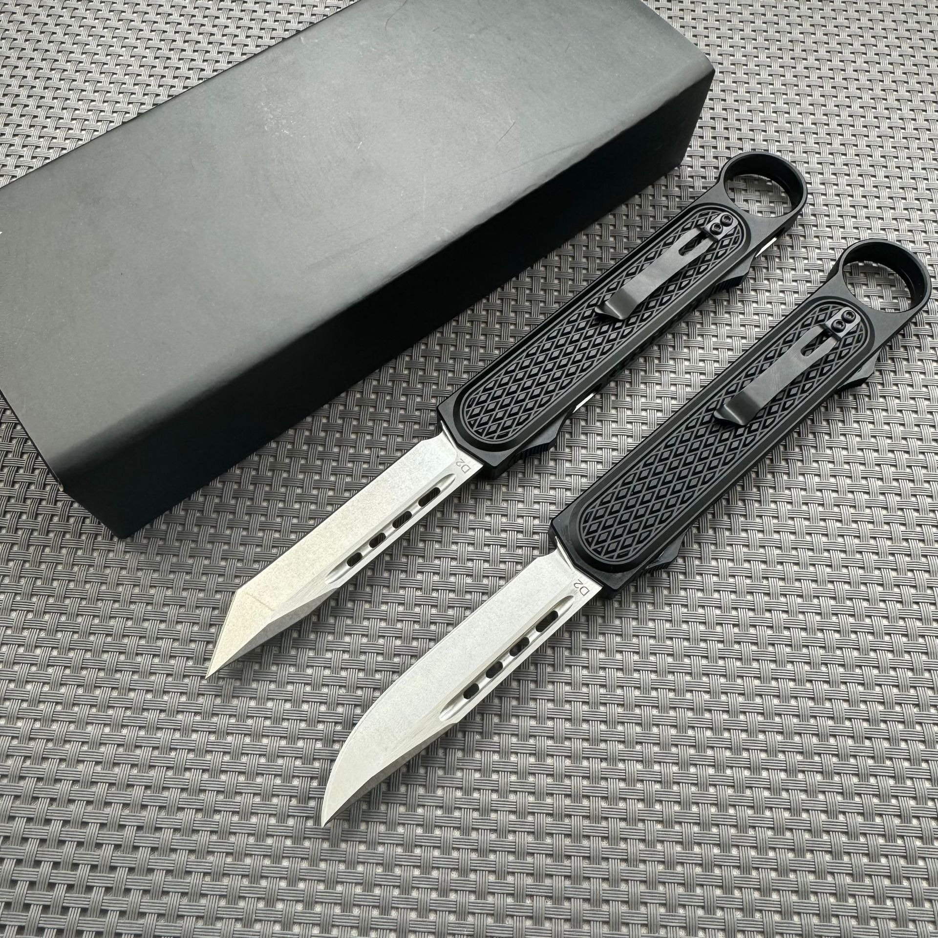Double push button structure finger ring aluminum alloy handle OTF knife