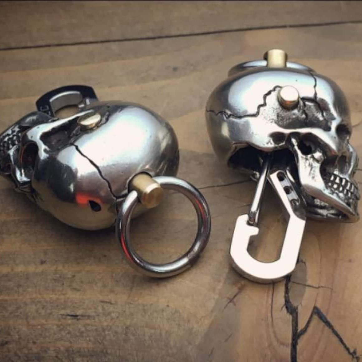 Metal Skull Keychain