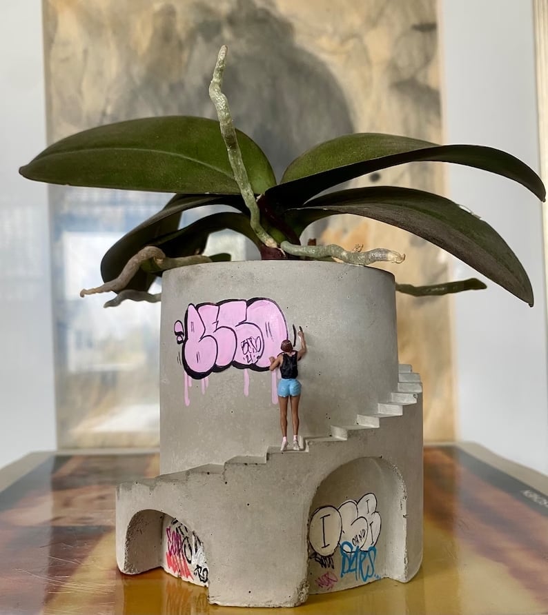 Handmade🤚🎁2025 Street Art Graffiti Planter