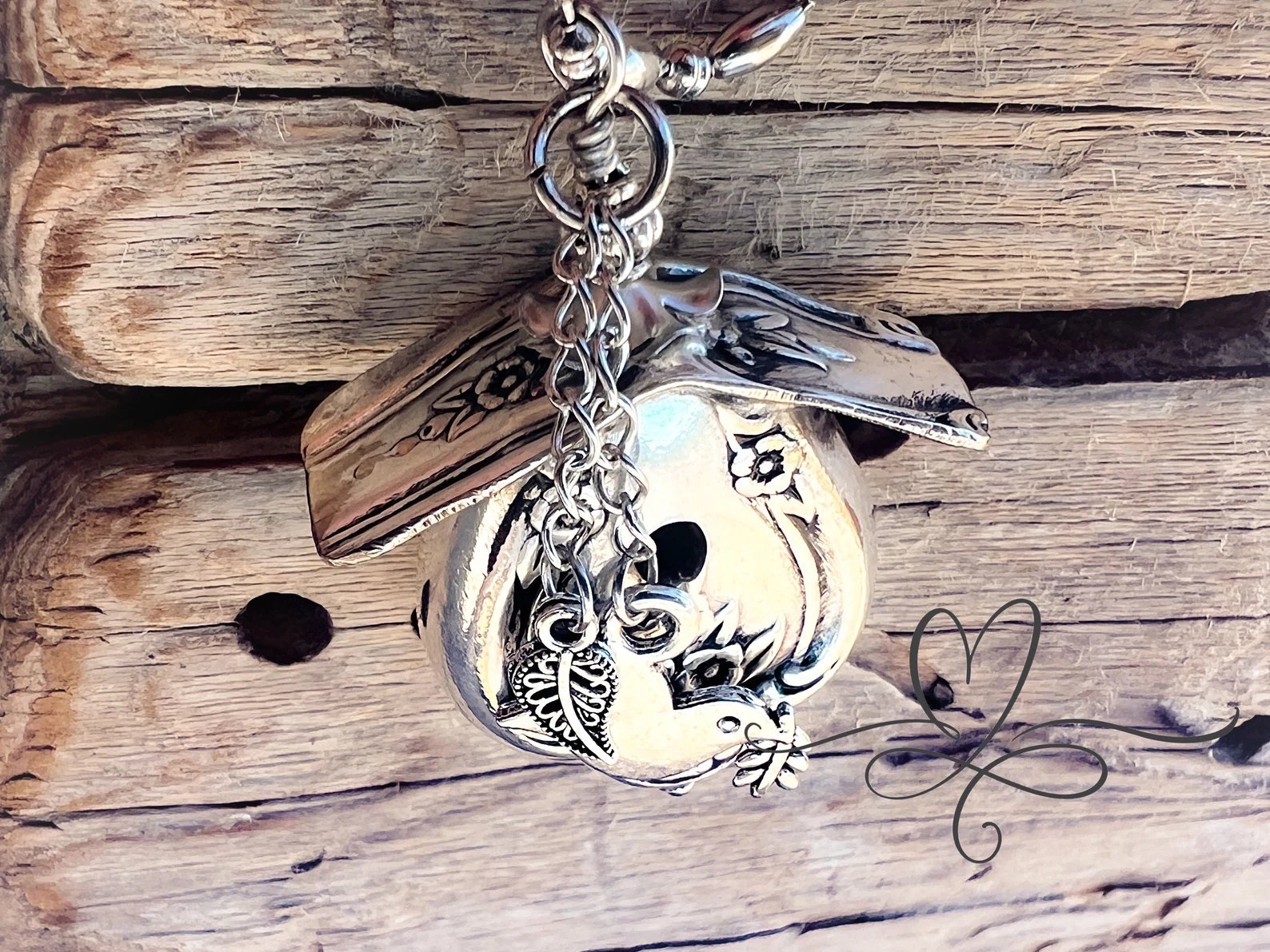 🔥Father's Day Sale: 49% OFF - 🐦Birdhouse Necklace • The 1951 