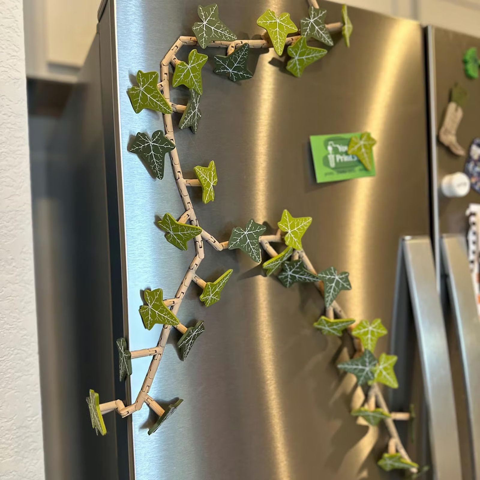 English Ivy Fridge Magnet with Articulating Vine