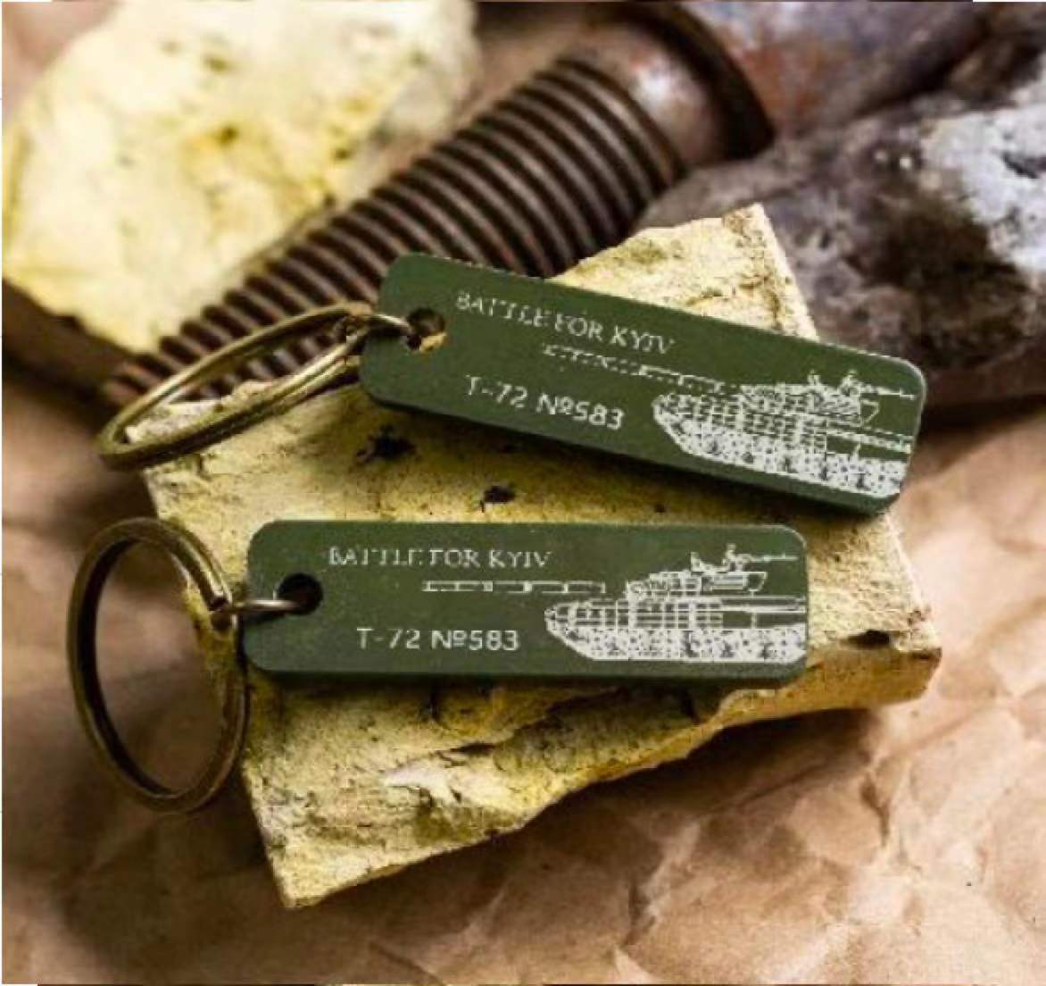 🕯️🕯️Army Gift Keychain Made from Downed Russian Combat Tank T72 from Battlefield of Ukraine