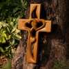 ✝️100% Handmade Intertwined Hearts Wooden Cross (𝐂𝐡𝐚𝐝 𝐒𝐦𝐢𝐭𝐡 𝐇𝐚𝐧𝐝𝐦𝐚𝐝𝐞®)