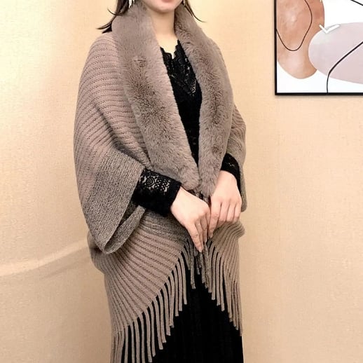 (🌲Early Christmas Sale - 49% OFF) 🔥2024 New Winter Knit Fringe Fur Collar Shawl, BUY 2 FREE SHIPPING