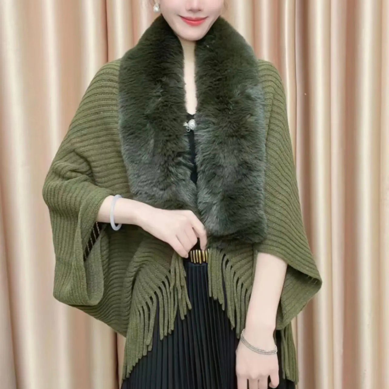 (🌲Early Christmas Sale - 49% OFF) 🔥2024 New Winter Knit Fringe Fur Collar Shawl, BUY 2 FREE SHIPPING