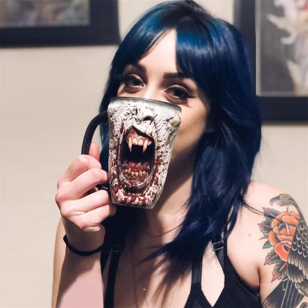 🧛‍♂️Gothic Vampire Half Face Mug Decoration