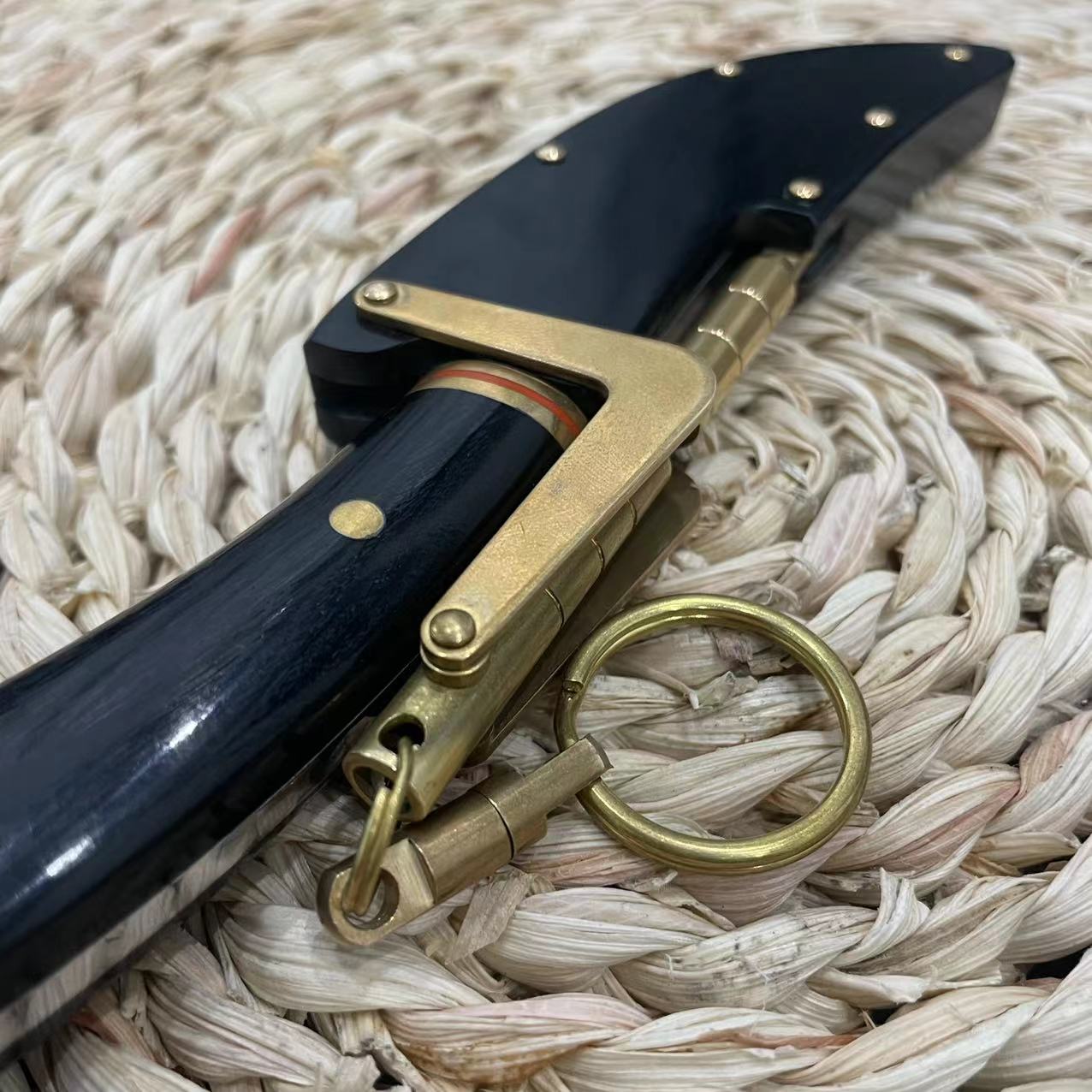 Fine handmade ornament collection knife