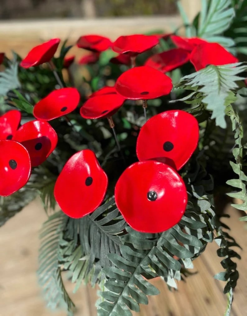 🎖️July 4th Flash Sale: 70% OFF Sitewide! 🐝Bee Watering Station,🦋Butterfly Puddler,Hummingbird Drinking Cups
