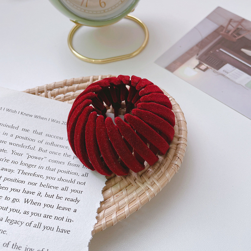 (🎄Early Christmas Sale-49% OFF) Bird Nest Magic Hair Clip - Buy 4 Get Free Shipping Now!