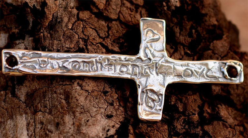 ✝️100% Handmade Unconditional Love Silver Cross Bracelet Link (𝐂𝐡𝐚𝐝 𝐒𝐦𝐢𝐭𝐡 𝐇𝐚𝐧𝐝𝐦𝐚𝐝𝐞®)