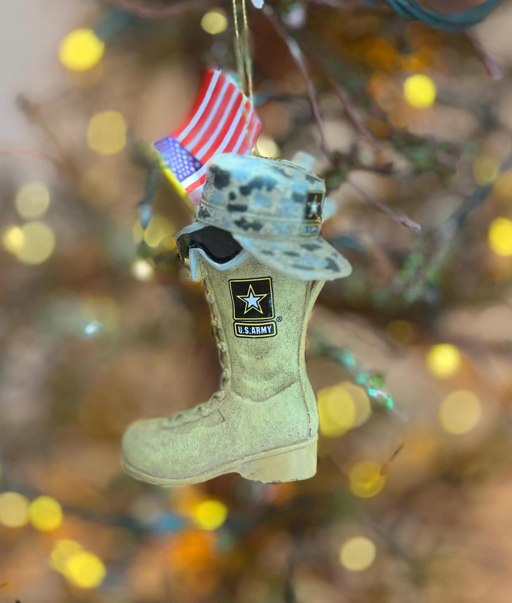 👢Handmade- Army Boot with U.S. Flag Ornament