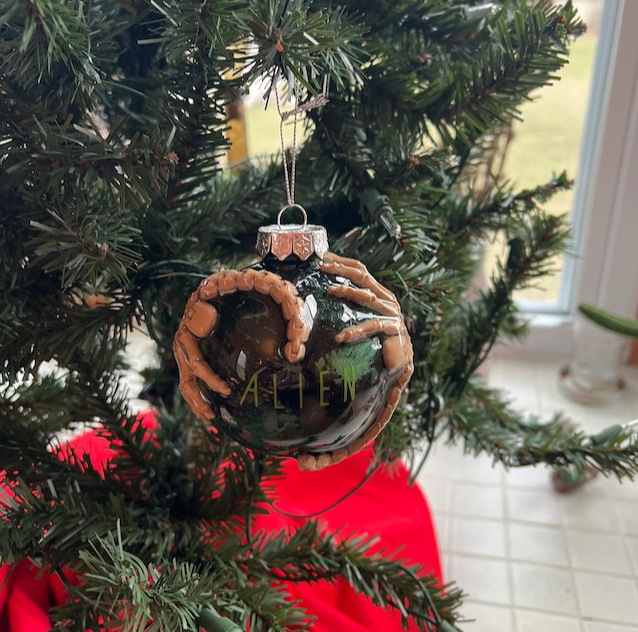 The perfect ornament for an alien lover