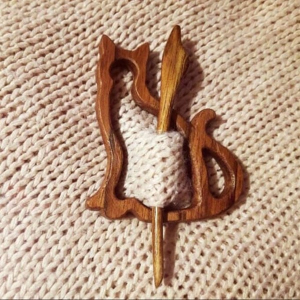 🔥LAST DAY 50% OFF🔥Brooch pin with wooden animal pattern (sweater clip)