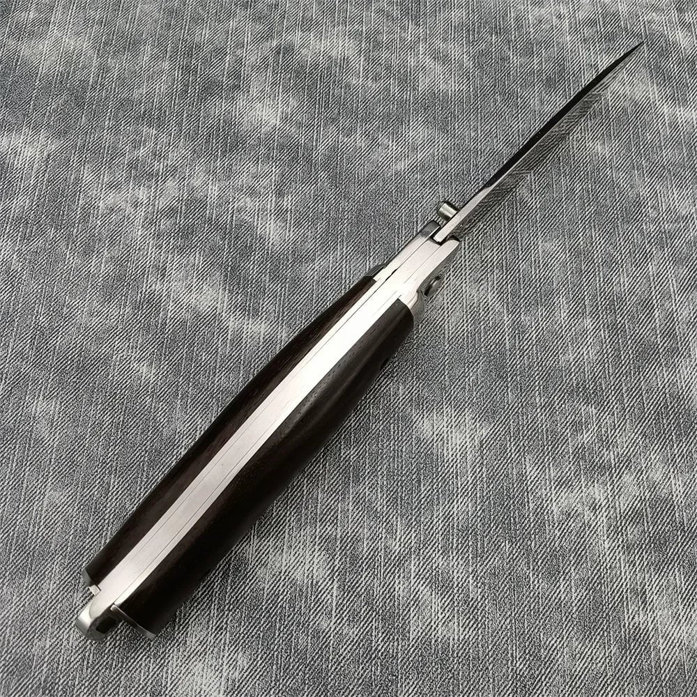 Premium Pocket Knife •