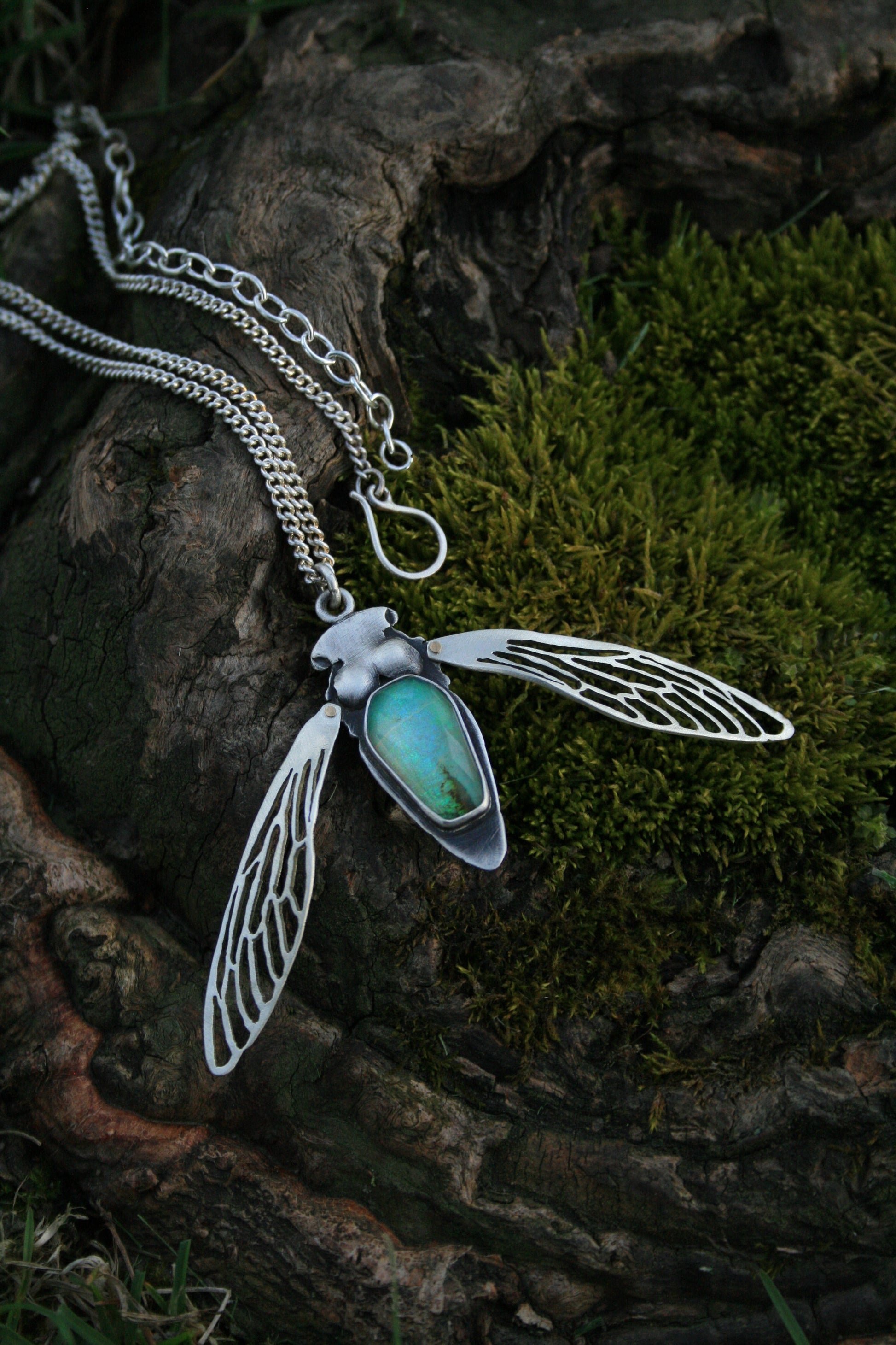 🔥Last Day 50% OFF - Ribcage Crystal Necklace Collection⚡Buy 2 Free Shipping