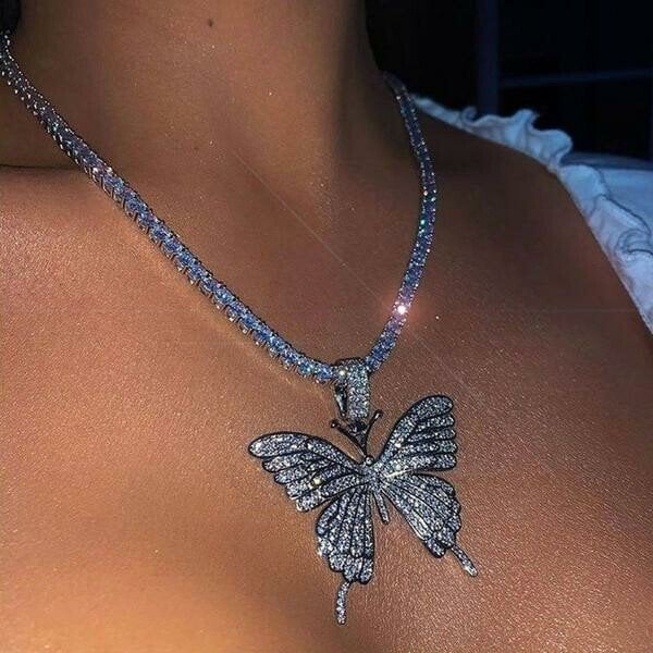 LAST DAY 50%OFF - BUTTERFLY CRYSTAL PENDANT NECKLACE