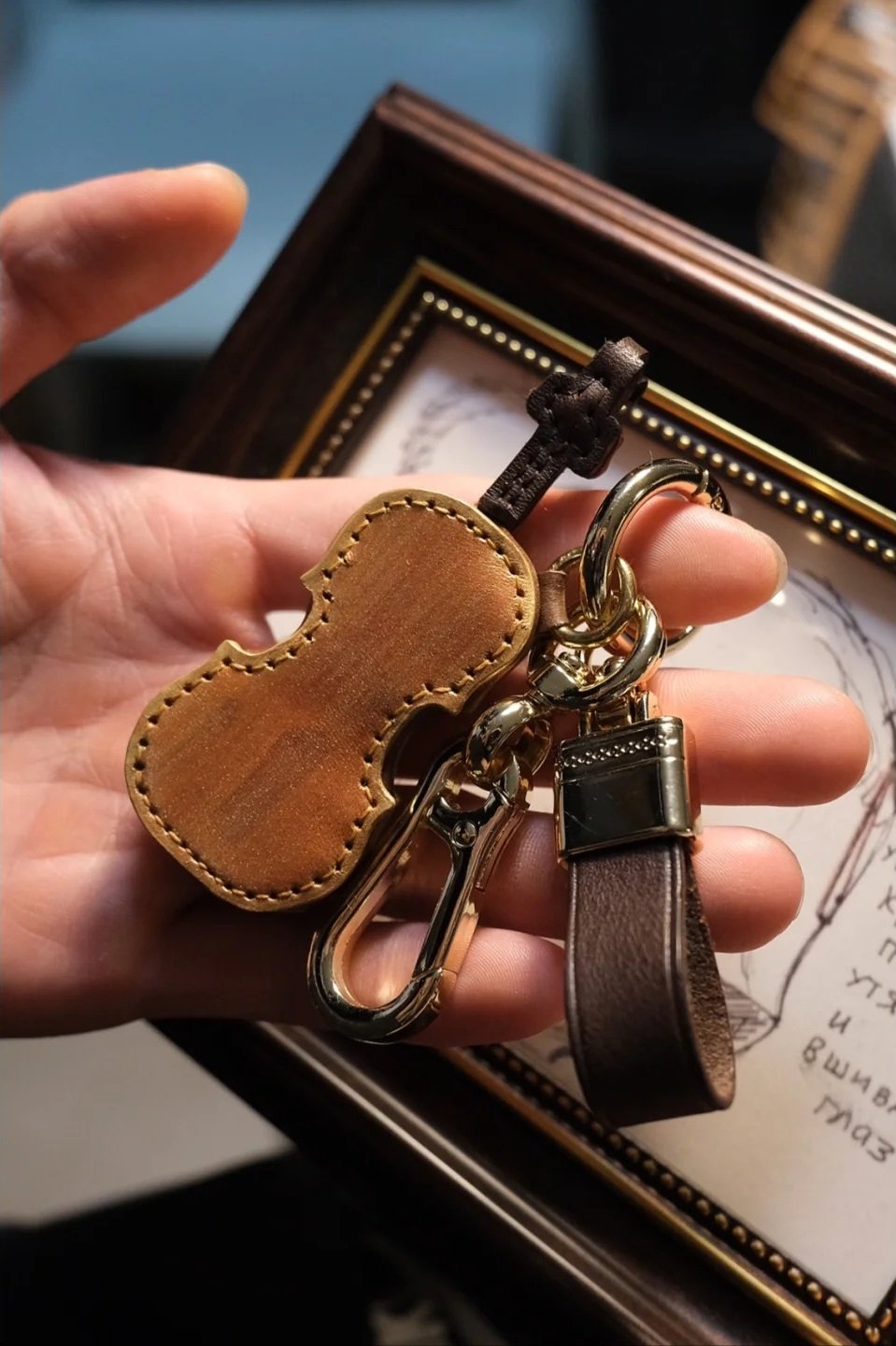 🔥Hot Sale 49% OFF🎁Crafted Leather Violin & Cello Keychain🎻